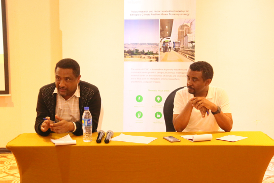 PSI researchers responding to questions