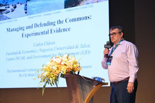 Prof. Carlos Chávez