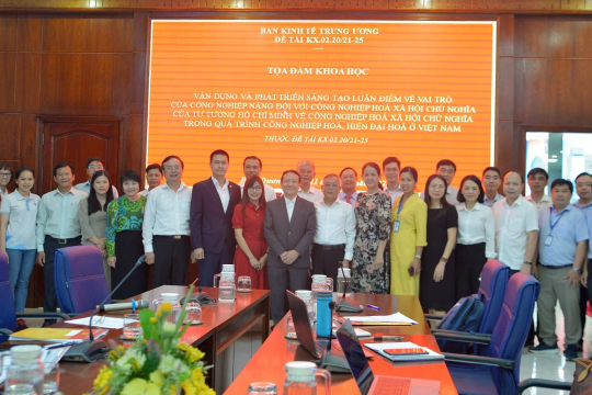 Dr. Le Thanh Loan, EfD Vietnam at the Central Economic Commission Workshop