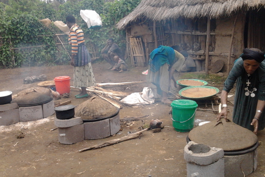 Ethiopia women cooking
