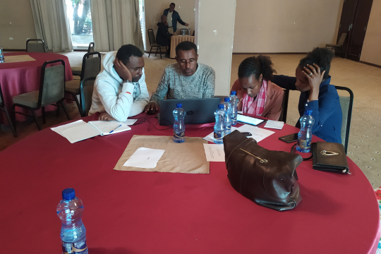 Photo by ECRC: discussions