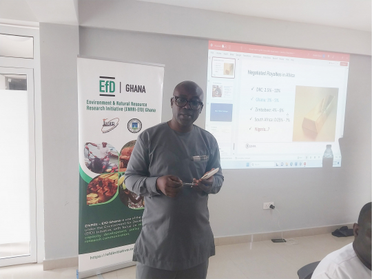 EfD Ghana Researcher, Dr. Kwami Adanu facilitates the session on mining and energy at the workshop..