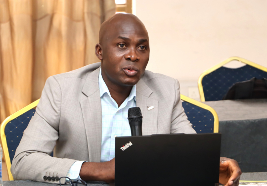 Nicholas Kilimani facilitating in one of the sessions on accounting for natural resources; Photo by EfD-Mak