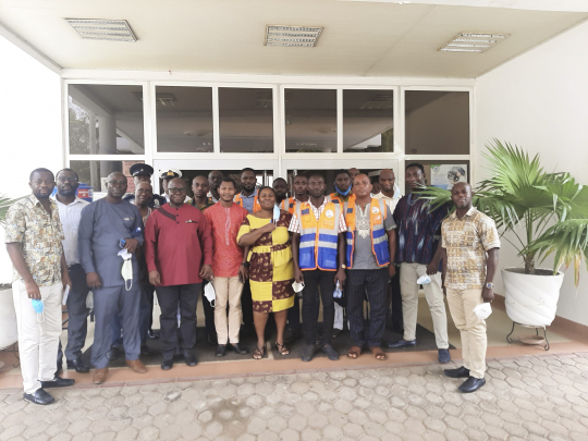 Participants take a group photo with ENRRI-EfD Ghana Director, Prof Akpalu
