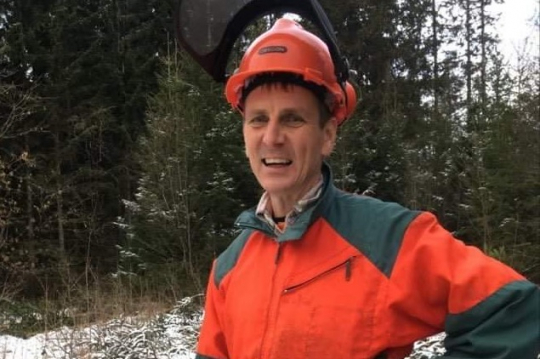 Daniel Slunge working in the forest