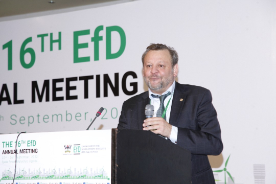 Prof. Gunnar Kohlin moderating the opening session