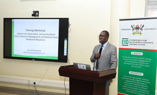 Prof. Mchapodwa delivering the lecture at EfD Uganda