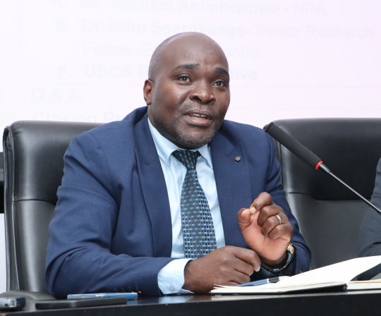 John Seruyange responding to questions during the discussion session