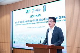Dr. Pham Khanh Nam delivered the opening remark
